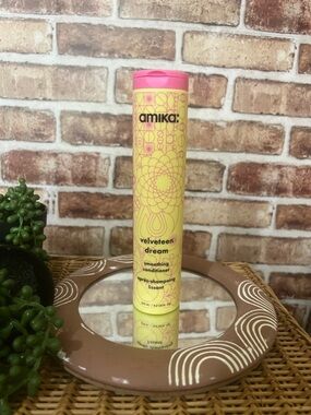 amika Velveteen Dream Smoothing Conditioner - Yellow & Pink